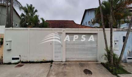 LINDA CASA, TOTALMENTE MOBILIADA, EM VARGEM PEQUENA, PARA LOCAÇÃO. O IMÓVEL POSSUI 200M² E É COMPOST