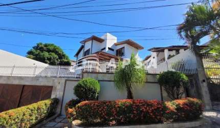 CASA MOBILIADA DE ALTO PADRÃO NO BAIRRO DO ITAIGARA, COM 310 M² DE ÁREA CONSTRUÍDA E 420 M² DE ÁREA