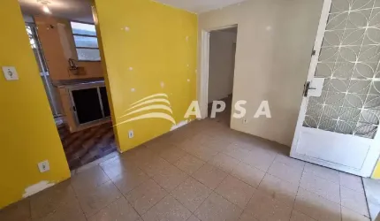 APRESENTAMOS ESTA ACONCHEGANTE CASA EM VILA, UM VERDADEIRO LAR PARA QUEM BUSCA SEGURANÇA E PRATICIDA