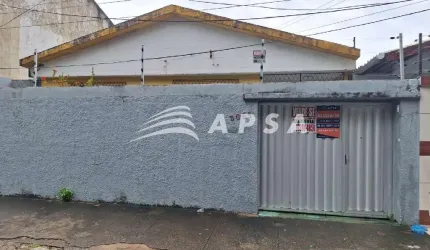 CASA TERREO COM VARANDA , 03 QUARTOS, SALA, COZINHA , QUINTAL , GARAGEM .  PROX. SORIANO ALBUQUERQUE