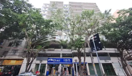 ÓTIMO APARTAMENTO, COMPOSTO POR 2 QUARTOS, SALA, COZINHA, ÁREA DE SERVIÇO, DEPENDÊNCIA DE EMPREGADA,