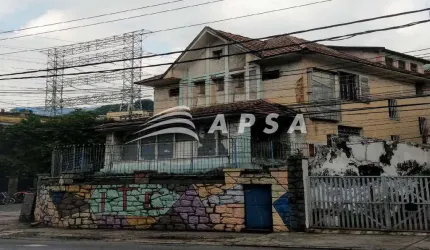 CASA COMERCIAL COM 300M2, COMPOSTO POR DEZ SALAS, QUATRO, BANHEIROS, UMA COZINHA E ÁREA EXTERNA. ALU
