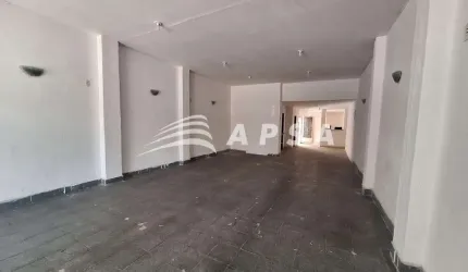 EXCELENTE CASA COMERCIAL EM FRENTE AO SHOPPING BOULEVARD. COM APROXIMADAMENTE 250M² ESSE EXCELENTE I