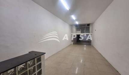 EM UMA DAS RUAS MAIS MOVIMENTADAS DO CATETE, BRILHA UMA LOJA DE RUA COM 300M² DISTRIBUÍDOS EM TRÊS A