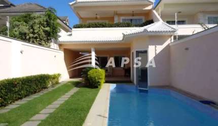 UMA LINDA CASA NO CONDOMÍNIO INTERLAGOS DE ITAÚNA – BARRA DA TIJUCA. DESCUBRA O PRIVILÉGIO DE VIVER