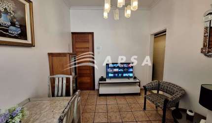NO CORAÇÃO PULSANTE DE COPACABANA, NA CHARMOSA RUA SILVA CASTRO, ENCONTRA-SE UM LINDO APARTAMENTO DE