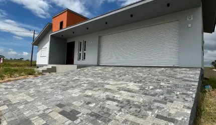 Casa com alto padrão de construção - Içara - Bairro Ronco D'agua