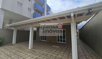 Casa à venda no bairro Centro - Ubatuba/SP
