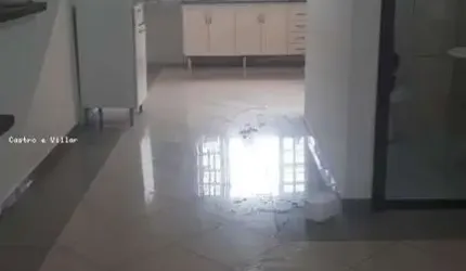 Casa à Venda 3 dorms, 1 suíte. Vila Suíssa - Mogi das Cruzes