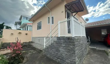 Casa com 2 quartos à venda na Rua Daniela, 90, Bela Vista, São José por R$ 560.000