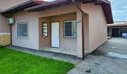 Casa com 2 quartos à venda na Rua Armando Martins Schnorrenberger, 64, Forquilhas, São José por R$ 650.000