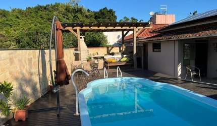 Casa com 3 quartos à venda na Valderino Durval Duarte, 179, Enseada de Brito, Palhoça por R$ 904.000