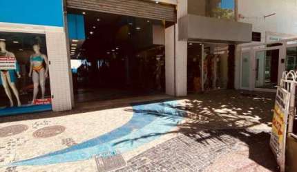 Loja no Shopping da Praia no Pé da Areia da Praia do Forte em Cabo Frio