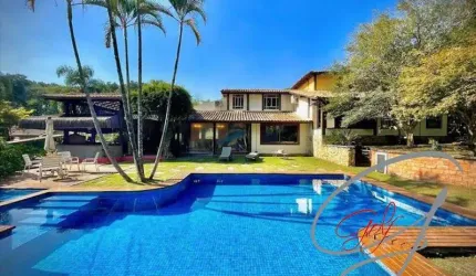 Casa a venda em Cotia-SP.