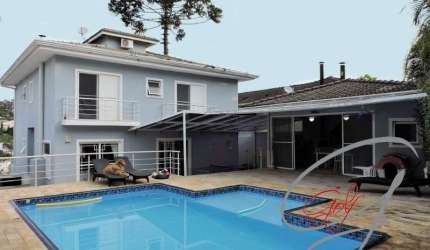 Casa a venda em Carapicuíba-SP.