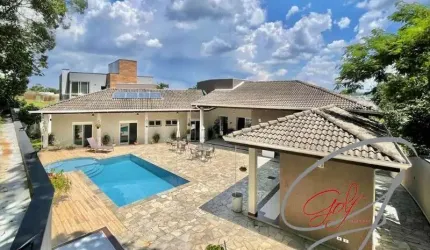 Casa a venda no Condomínio Beverly Hills