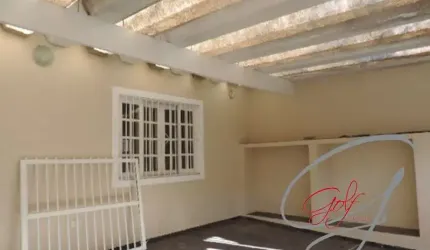 Casa térrea ao lado do cartório de  Cotia, para venda.