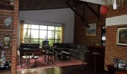 Sobrado com 300 m² , 3 dormitórios e 5 vagas na Vila São Francisco.