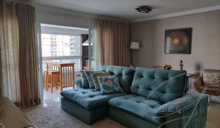 Apartamento à venda no Centro de Osasco-SP: 3 quartos, 1 suíte, 4 banheiros, 3 vagas de garagem, 119m² de área.