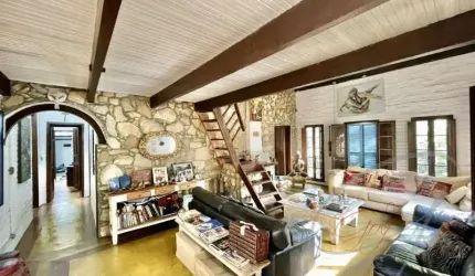 Casa residencial para Venda Granja Viana, Embu das Artes 3 dormitórios sendo 1 suíte, 3 salas, 4 banheiros, 8 vagas 440,61 m² construída, 4.199,16 m² terreno