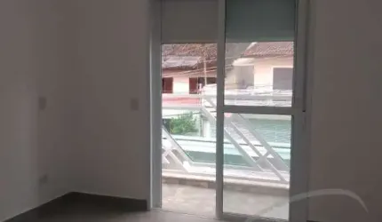 Excelente Casa à Venda em Osasco-SP, Bairro Umuarama: 3 Quartos, 2 Suítes, 3 Salas, 4 Banheiros, 4 Vagas, 135m²!