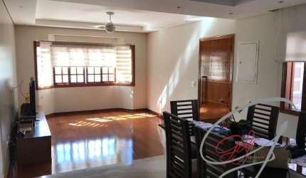 Imperdível oportunidade! Casa à venda em Osasco-SP, Vila Yara: 4 quartos, 3 suítes, 2 salas, 5 banheiros, 3 vagas, 180m².