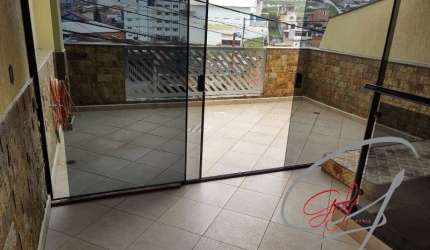 Casa para locação em Osasco-SP, bairro Jaguaribe! 3 quartos, 1 suíte, 2 salas, 4 banheiros, 2 vagas de garagem. 196m².
