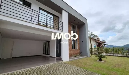 Casa com 1 suíte + 2 quartos, Centro de Guaramirim