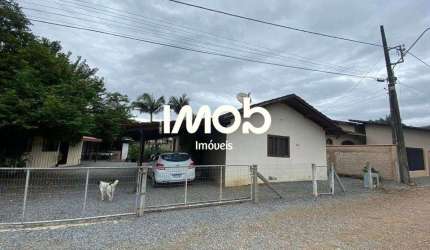 Casa principal e casa de madeira, Ilha da Figueira em Guaramirim - SC
