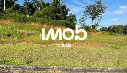 Terreno com 364,96 m² de área total, bairro Rau