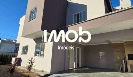 Casa geminada com 1 suíte + 2 quartos, bairro Três Rios do Sul