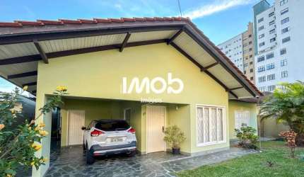 Casa com 1 suíte + 2 quartos, Centro de Jaraguá do Sul