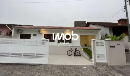 Casa com 1 suíte + 2 quartos, Centro - Jaraguá do Sul