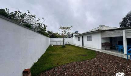 Casa com 3 Dormitórios, Piscina e Amplo Terreno – Locação Anual em Balneário Piçarras