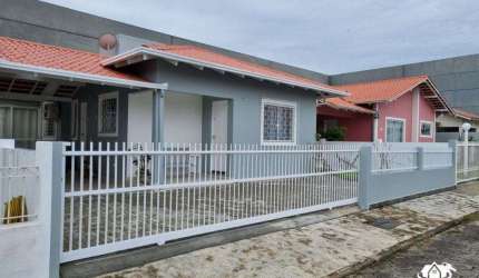 Casa com 3 Quartos em Condomínio Fechado – Bairro Armação, Penha/SC