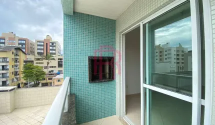 Apartamento semi-mobiliado para locação anual no Centro de BC