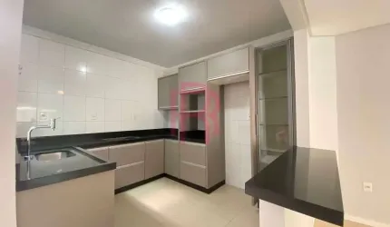 Sobrado, 03 dormitórios para locação anual em Balneário Camboriú