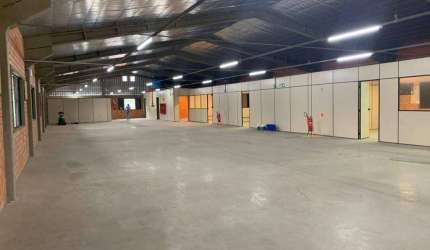 Galpão piso superior para alugar, 650 m² - Passo Manso - Blumenau/SC