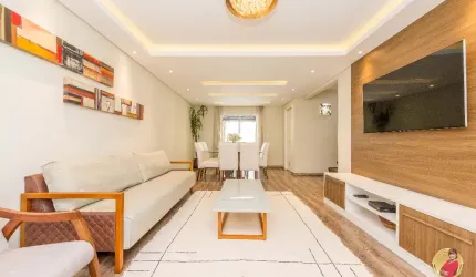 Sobrado para venda tem 184 metros quadrados com 3 quartos em Uberaba - Curitiba - PR