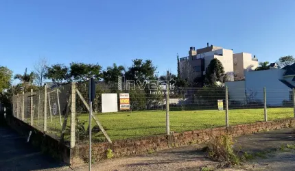 Terreno de esquina medindo 15x35, plano, muito bem localizado, posição norte/les