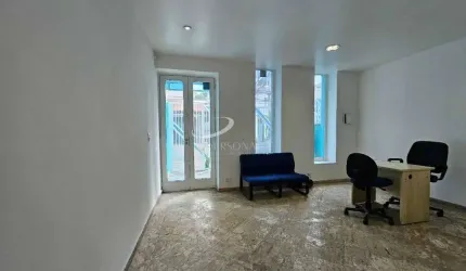 Prédio comercial, 350m2, 3 pavimentos, 10 salas, 2 vagas, para locação na Vila Mariana.