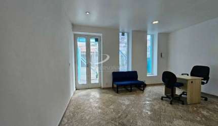Prédio comercial, 350m2, 3 pavimentos, 10 salas, 2 vagas, para locação na Vila Mariana.