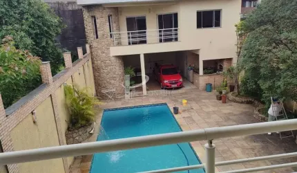 Sobrado com piscina 8 vagas com edícula externa