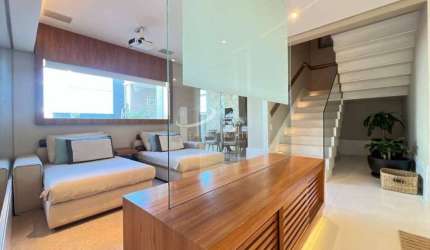 Cobertura Duplex com 285m² de área útil, 03 Suítes e 04 Vagas de Garagem para Venda. Alto da Mooca.