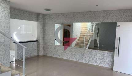 Casa em condomínio fechado com 3 quartos à venda na Vila Areao, Taubaté  por R$ 560.000