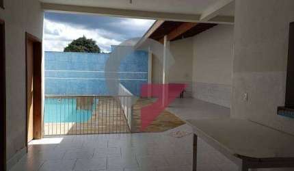 Casa comercial à venda no Barreiro, Taubaté  por R$ 500.000