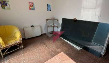 Casa com 5 quartos à venda no Centro, Taubaté  por R$ 950.000