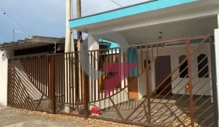 Casa com 3 quartos à venda na Vila Nogueira, Taubaté  por R$ 320.000