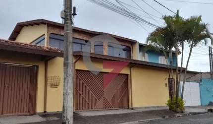 Casa com 4 quartos à venda no Parque São Cristóvão, Taubaté  por R$ 820.000