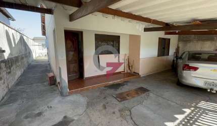Casa com 3 quartos à venda no Jardim Sonia Maria, Taubaté  por R$ 330.000
